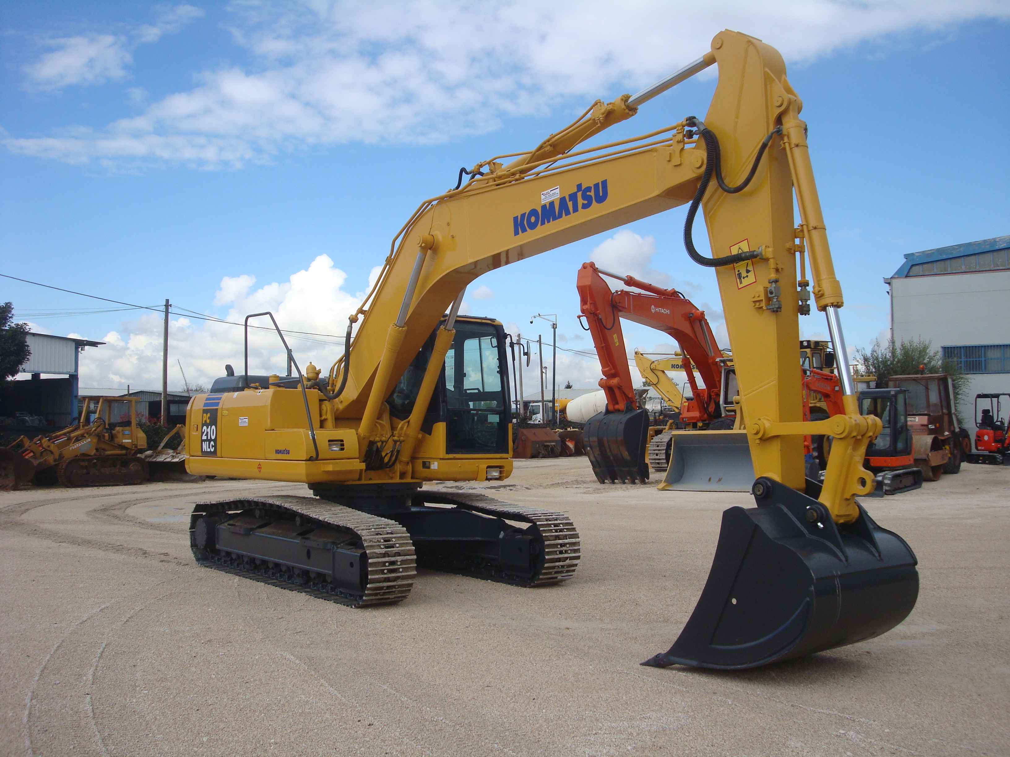 ESCAVATORE CINGOALTO KOMATSU PC210NLC-7K