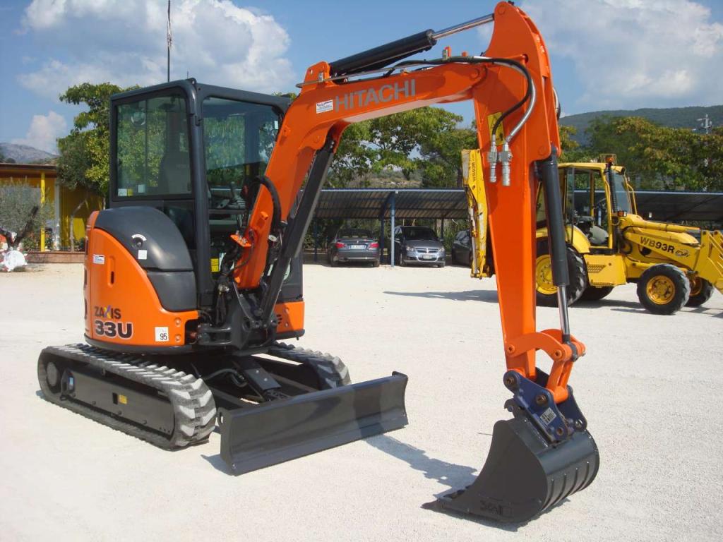 MINIESCAVATORE HITACHI ZAXIS 33U-5 GIROSAGOMA